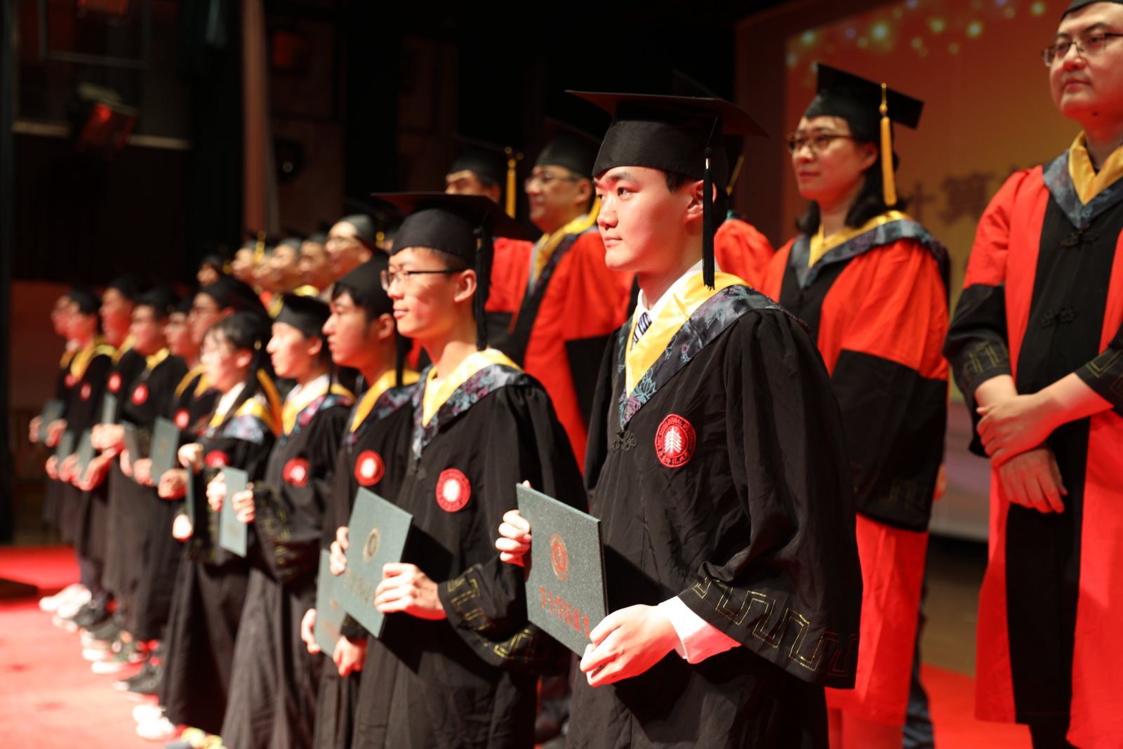 青春韶华 最忆师大丨计算机科学与软件工程学院隆重举行2019届毕业典礼