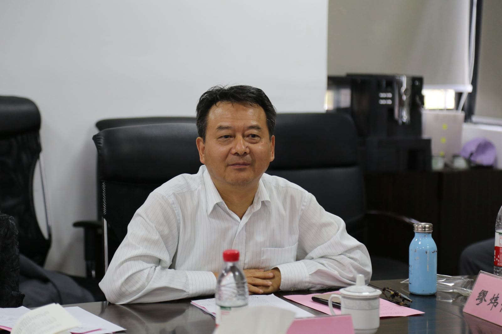 主题教育丨软件工程学院举行“不忘初心、牢记使命”主题教育院领导班子第六次集中学习研讨：加强团队建设 提升育人合力和学术竞争力